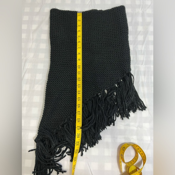 Steve Madden hooded scarf hat - Picture 2 of 5